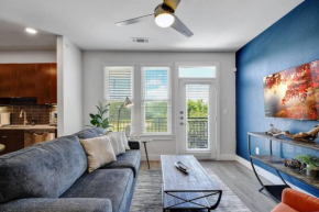 Bright Stylish Studio Near Downtown